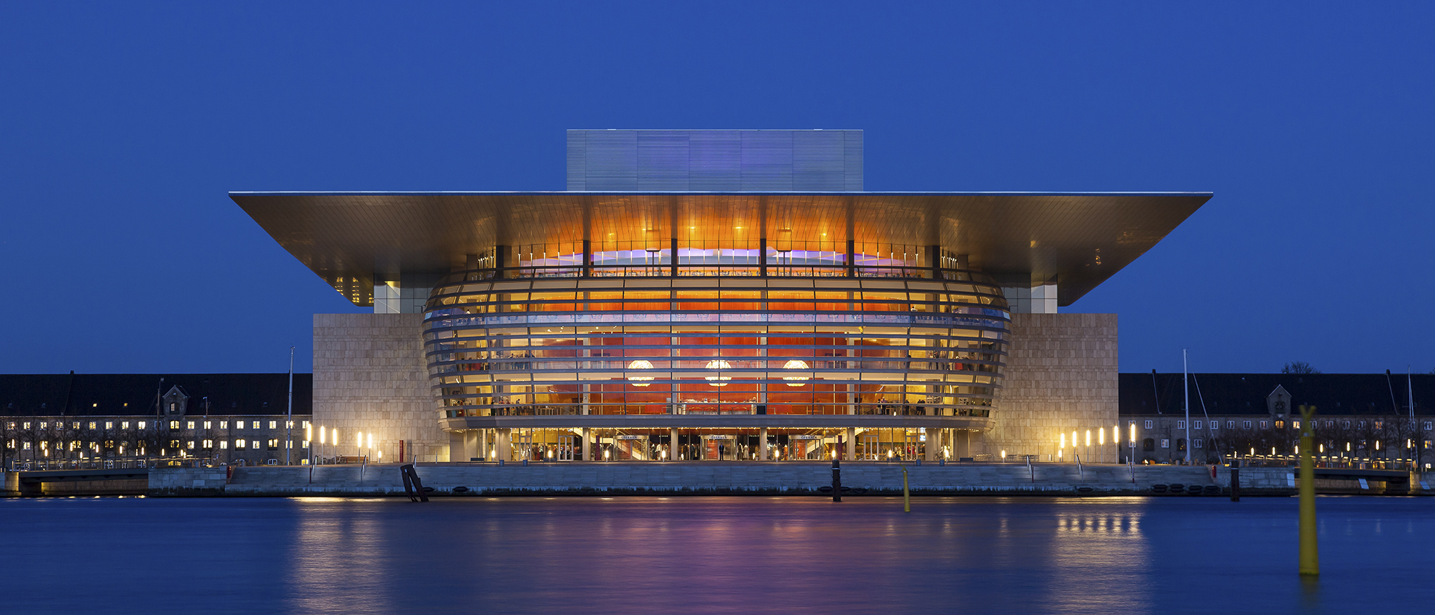 10 известных театров. Оперный театр Копенгагена. Оперный театр Бургас. Копенгаген театр оперы и балета.